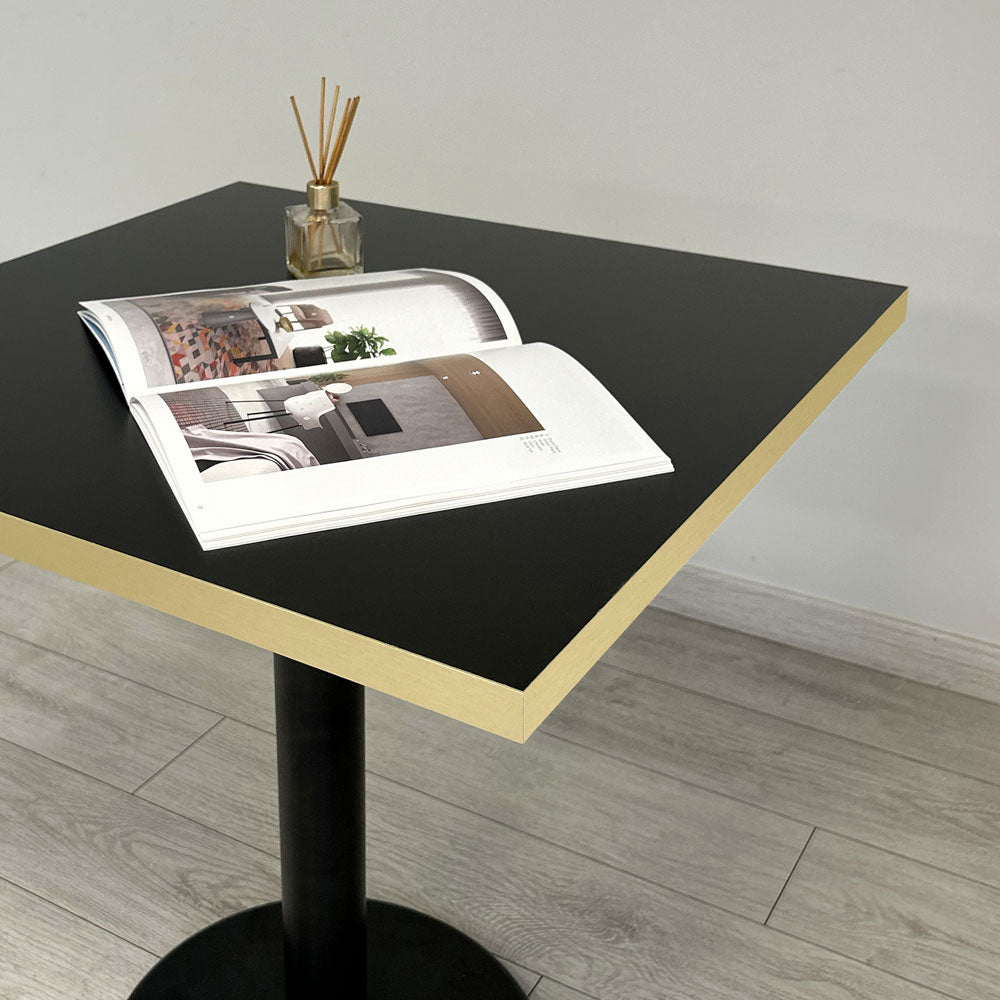 Table élégante Rome doré 70x70cm noir laiton