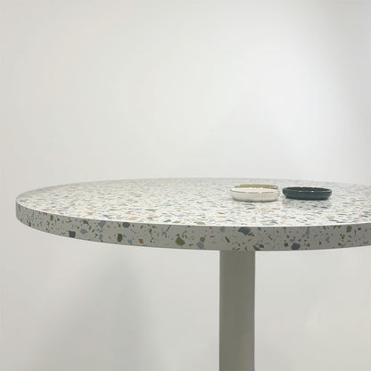 plateau de table sur mesure en terrazo, colorée