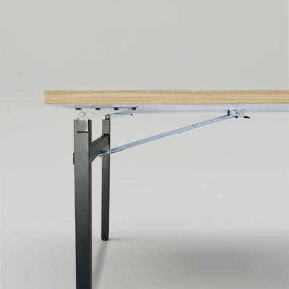 Table rectangulaire pliante d'intérieur pour restaurant et hôtel, structure en acier et plateau en bois aggloméré. décor vert chant bois